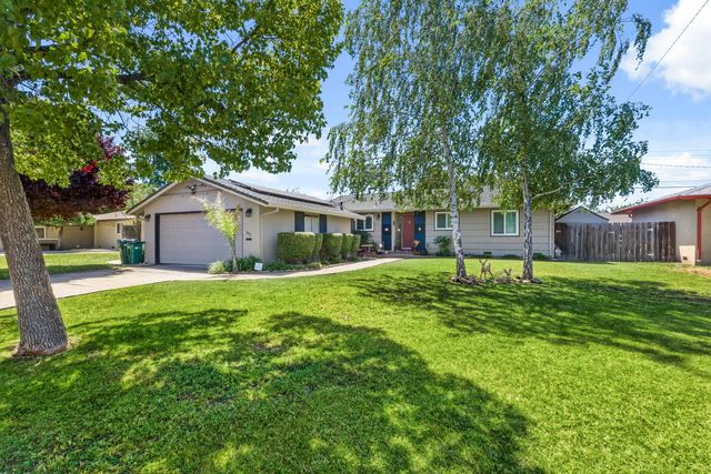 302 E El Campo Ave, Stockton, CA 95207