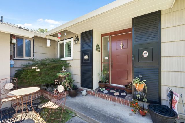 302 E El Campo Ave, Stockton, CA 95207