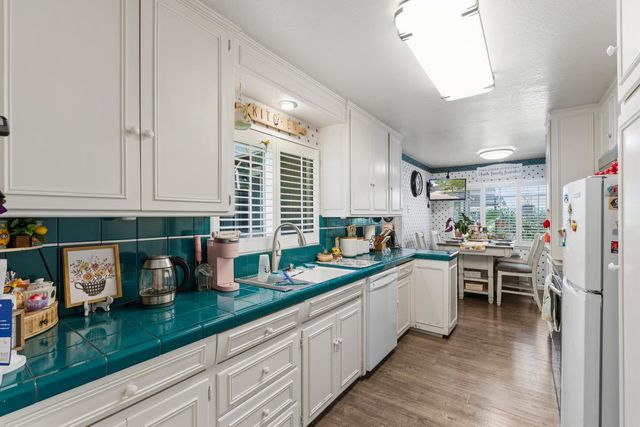302 E El Campo Ave, Stockton, CA 95207
