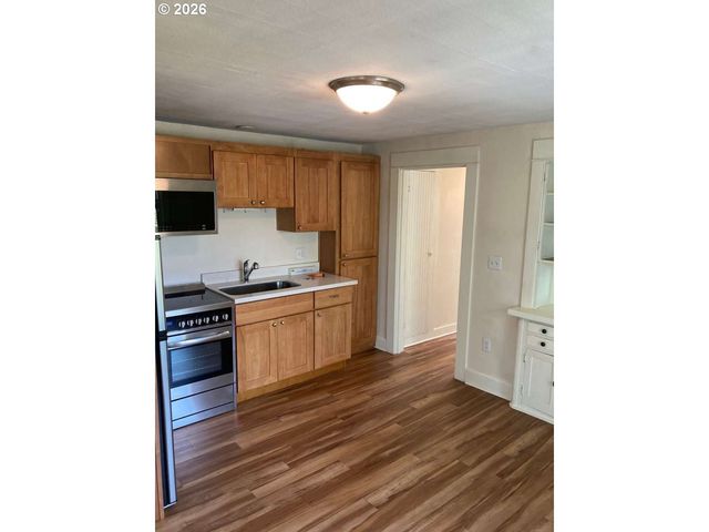 8605 Se 11TH Ave, Portland, OR 97202