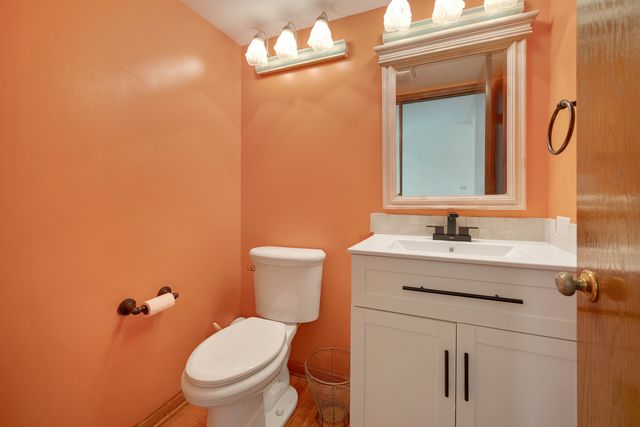 565 Rutgers Lane, Elk Grove Village, IL 60007