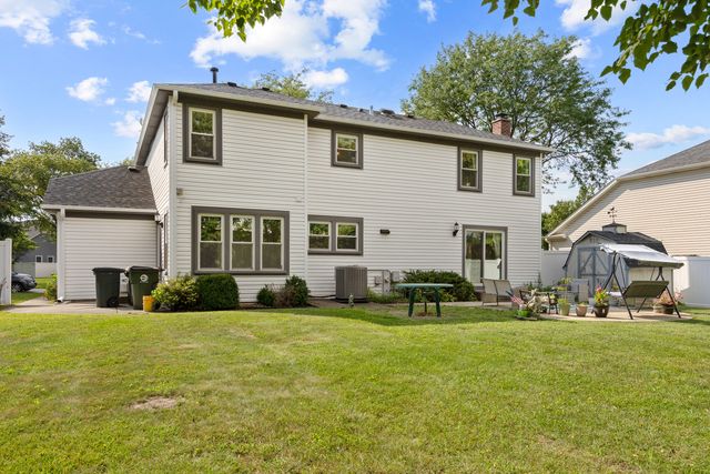 565 Rutgers Lane, Elk Grove Village, IL 60007