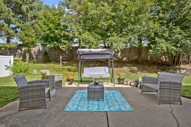 565 Rutgers Lane, Elk Grove Village, IL 60007