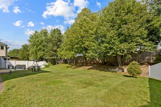 565 Rutgers Lane, Elk Grove Village, IL 60007