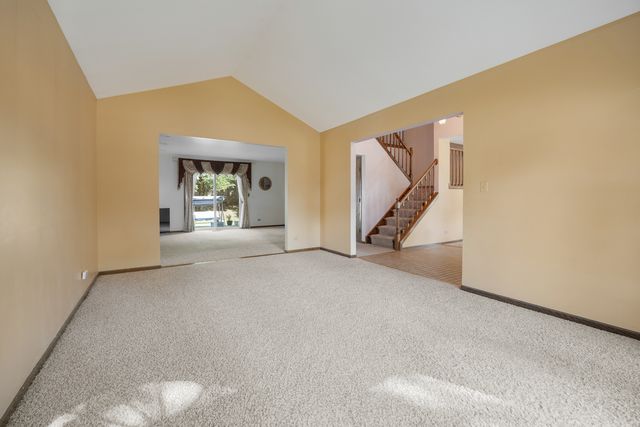 565 Rutgers Lane, Elk Grove Village, IL 60007