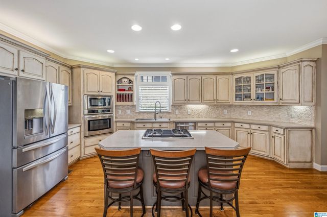 5162 LAKE CREST CIRCLE, Hoover, AL 35226
