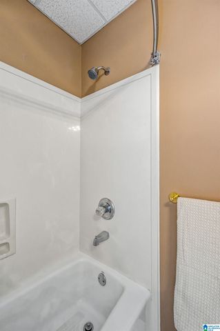 5162 LAKE CREST CIRCLE, Hoover, AL 35226