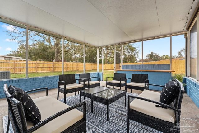 33 Milton Rd, Pensacola, FL 32507