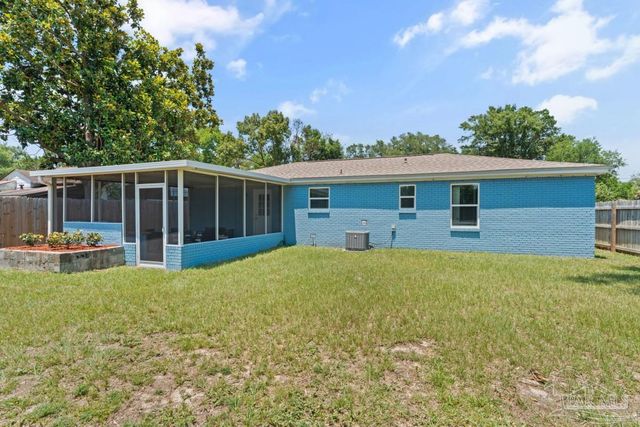 33 Milton Rd, Pensacola, FL 32507