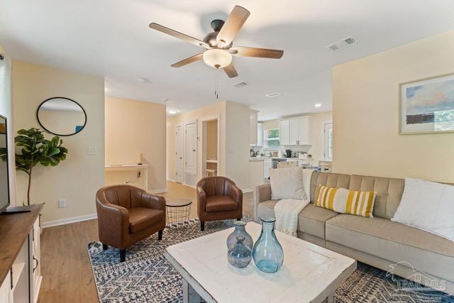 33 Milton Rd, Pensacola, FL 32507