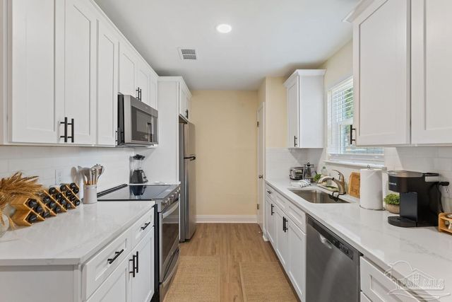 33 Milton Rd, Pensacola, FL 32507