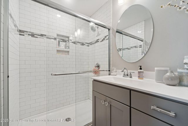 5342 E Hawk Hollow Drive, Bath, MI 48808