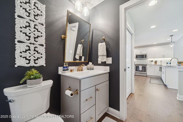 5342 E Hawk Hollow Drive, Bath, MI 48808