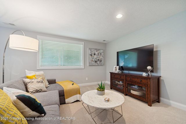 5342 E Hawk Hollow Drive, Bath, MI 48808