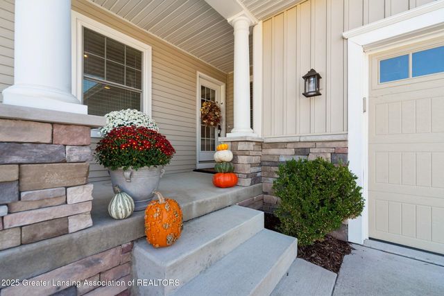 5342 E Hawk Hollow Drive, Bath, MI 48808