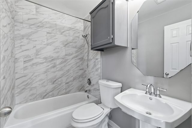 2097 Amherst Drive, Lewisville, TX 75067