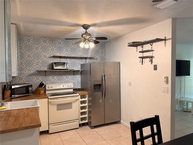 1104 N 17th Ct 105, Hollywood, FL 33020