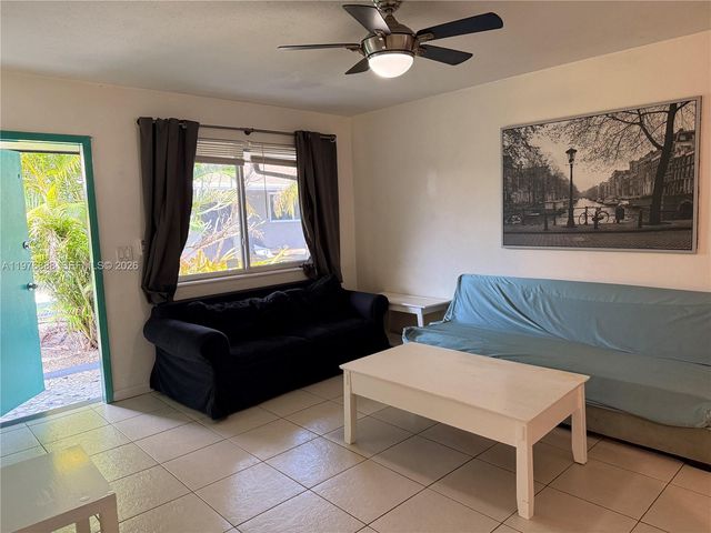 1104 N 17th Ct 105, Hollywood, FL 33020