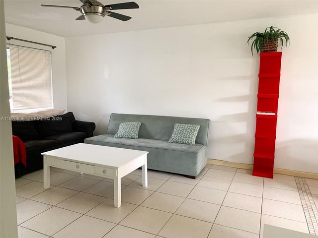 1104 N 17th Ct 105, Hollywood, FL 33020