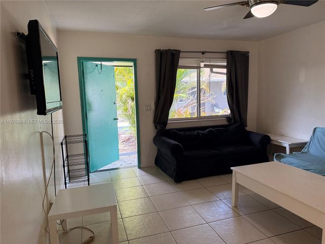 1104 N 17th Ct 105, Hollywood, FL 33020