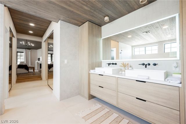 5741 South Pearl Street, Las Vegas, NV 89120