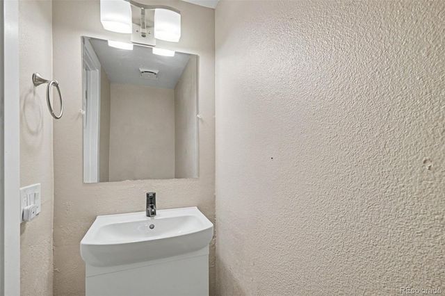 7995 E Mississippi Avenue 9, Denver, CO 80247