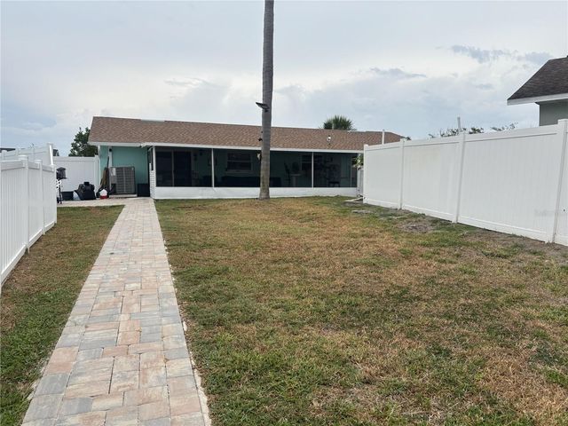 1002 SILVER PALM WAY, Apollo Beach, FL 33572