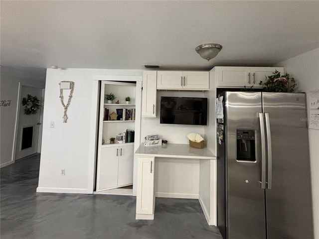 1002 SILVER PALM WAY, Apollo Beach, FL 33572