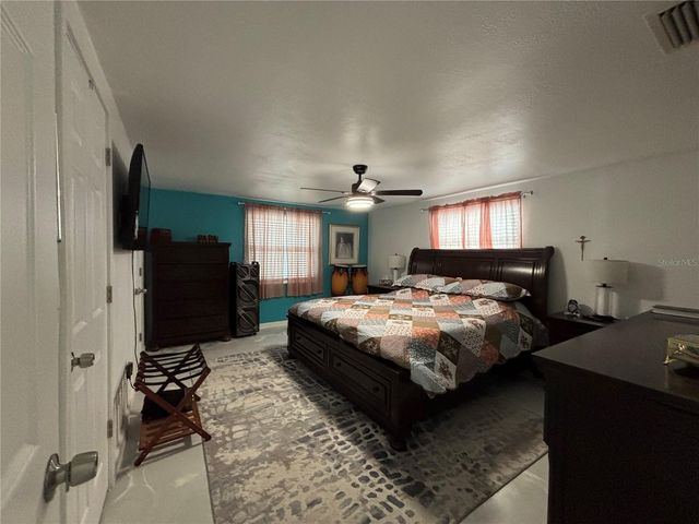 1002 SILVER PALM WAY, Apollo Beach, FL 33572