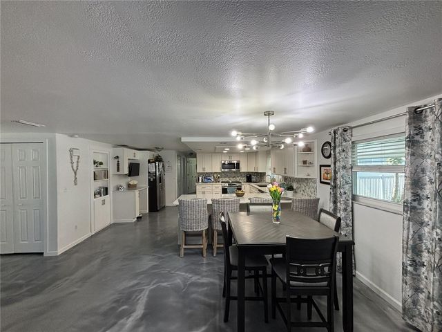 1002 SILVER PALM WAY, Apollo Beach, FL 33572