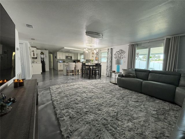 1002 SILVER PALM WAY, Apollo Beach, FL 33572