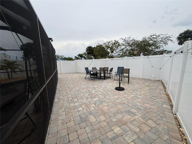 1002 SILVER PALM WAY, Apollo Beach, FL 33572