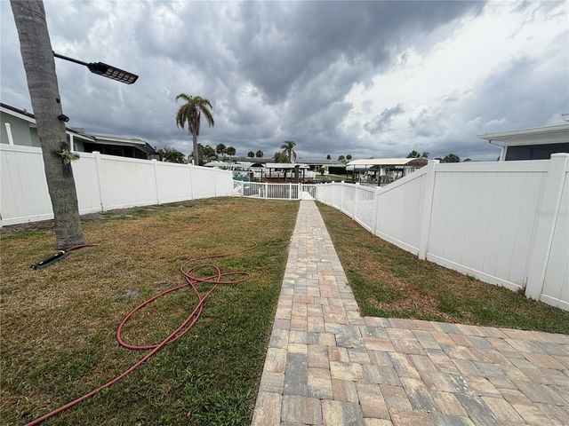 1002 SILVER PALM WAY, Apollo Beach, FL 33572