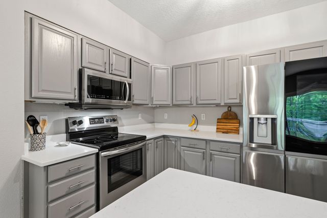 5583 Meredith Drive 5C, Des Moines, IA 50310
