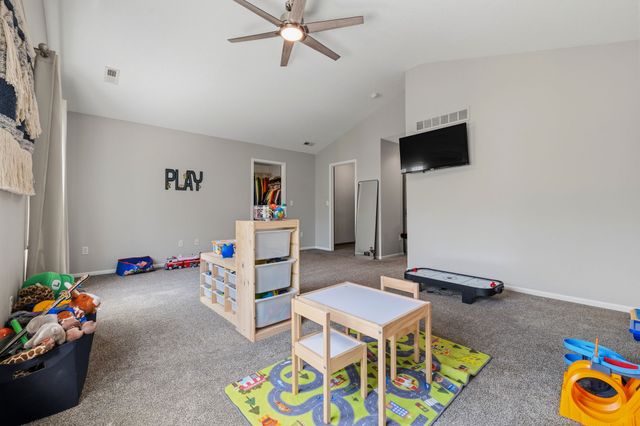 5583 Meredith Drive 5C, Des Moines, IA 50310