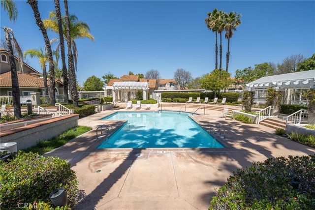 23 Via Prado, Rancho Santa Margarita, CA 92688