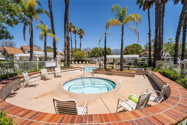 23 Via Prado, Rancho Santa Margarita, CA 92688