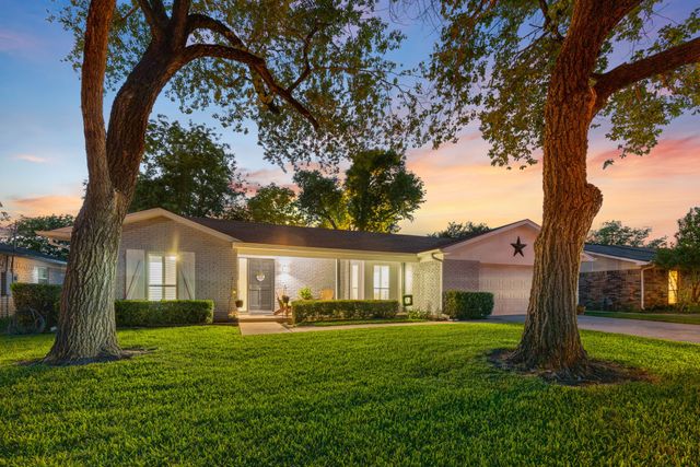 3713 Holland Drive, North Richland Hills, TX 76180