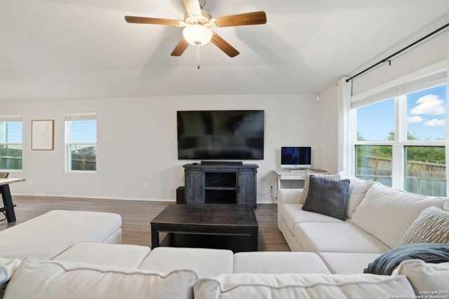 1922 Demeter, San Antonio, TX 78245