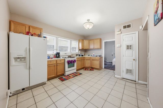 7948 S Drexel Avenue, Chicago, IL 60619