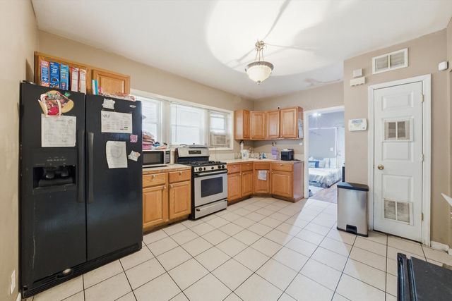 7948 S Drexel Avenue, Chicago, IL 60619