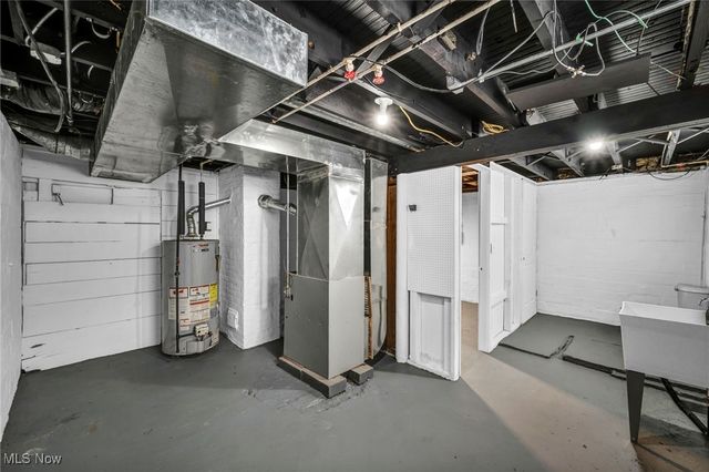 2153 W 106th Street, Cleveland, OH 44102