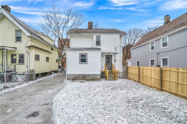 2153 W 106th Street, Cleveland, OH 44102