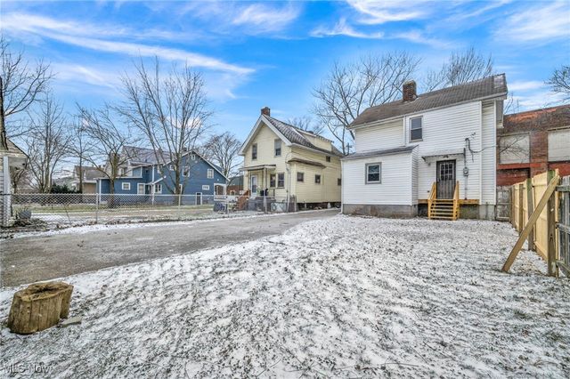 2153 W 106th Street, Cleveland, OH 44102