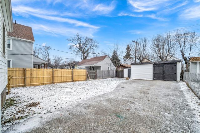 2153 W 106th Street, Cleveland, OH 44102