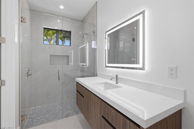 2220 SW 50th LN, Cape Coral, FL 33914