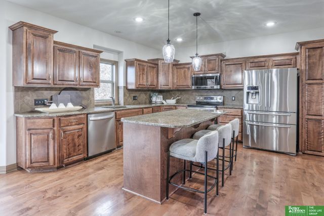 19314 D Street, Omaha, NE 68130