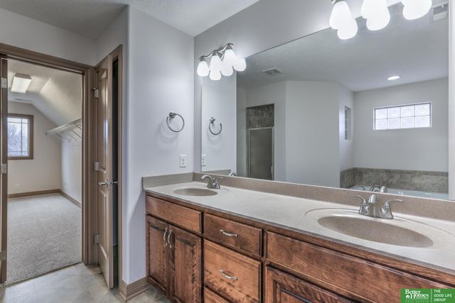 19314 D Street, Omaha, NE 68130