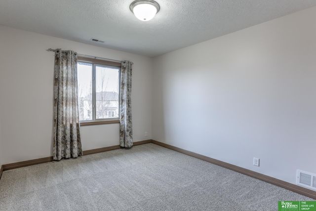 19314 D Street, Omaha, NE 68130