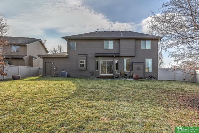 19314 D Street, Omaha, NE 68130